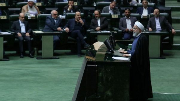 البرلمان الإيراني يحمل روحاني مسؤولية المشكلات الاقتصادية البرلمان الإيراني يحمل روحاني مسؤولية المشكلات الاقتصادية