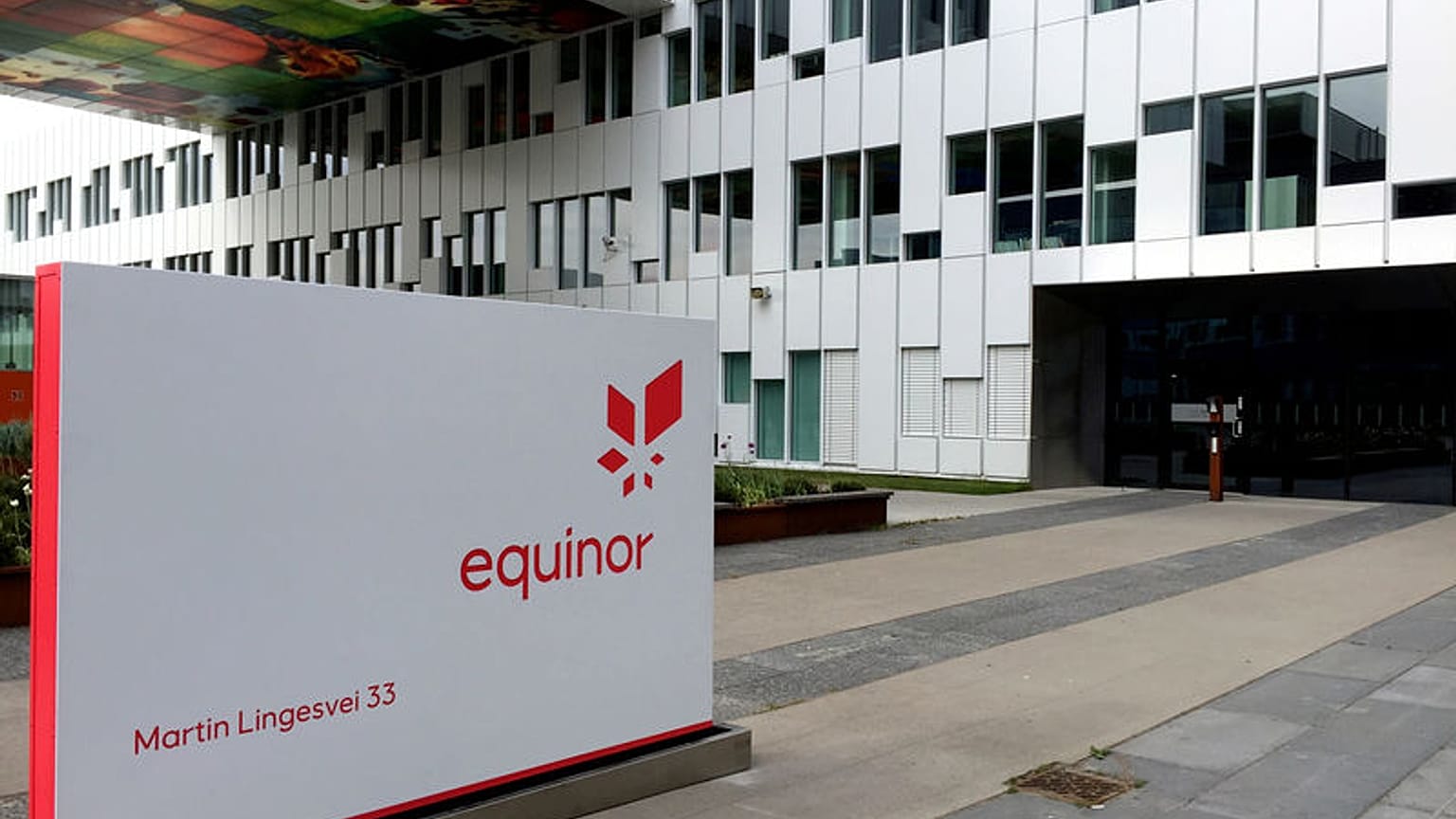 Equinor explores floating wind turbines to power North Sea oilfields