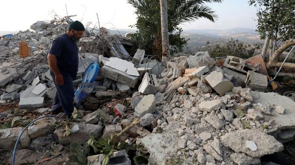 إسرائيل تهدم منزل أسرة فتى فلسطيني قتل إسرائيليا إسرائيل تهدم منزل أسرة فتى فلسطيني قتل إسرائيليا