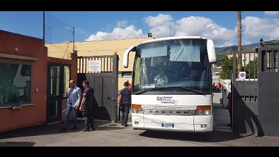 Migranti Diciotti,bus partiti da Messina