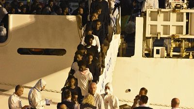 Vescovo Bari, pronti a ospitare migranti Vescovo Bari, pronti a ospitare migranti