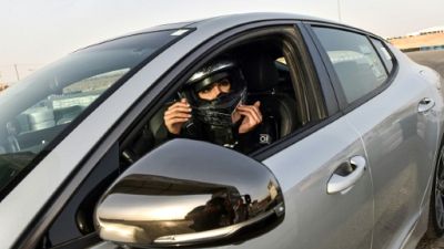 Sur un circuit de Ryad, des Saoudiennes goûtent au grand frisson