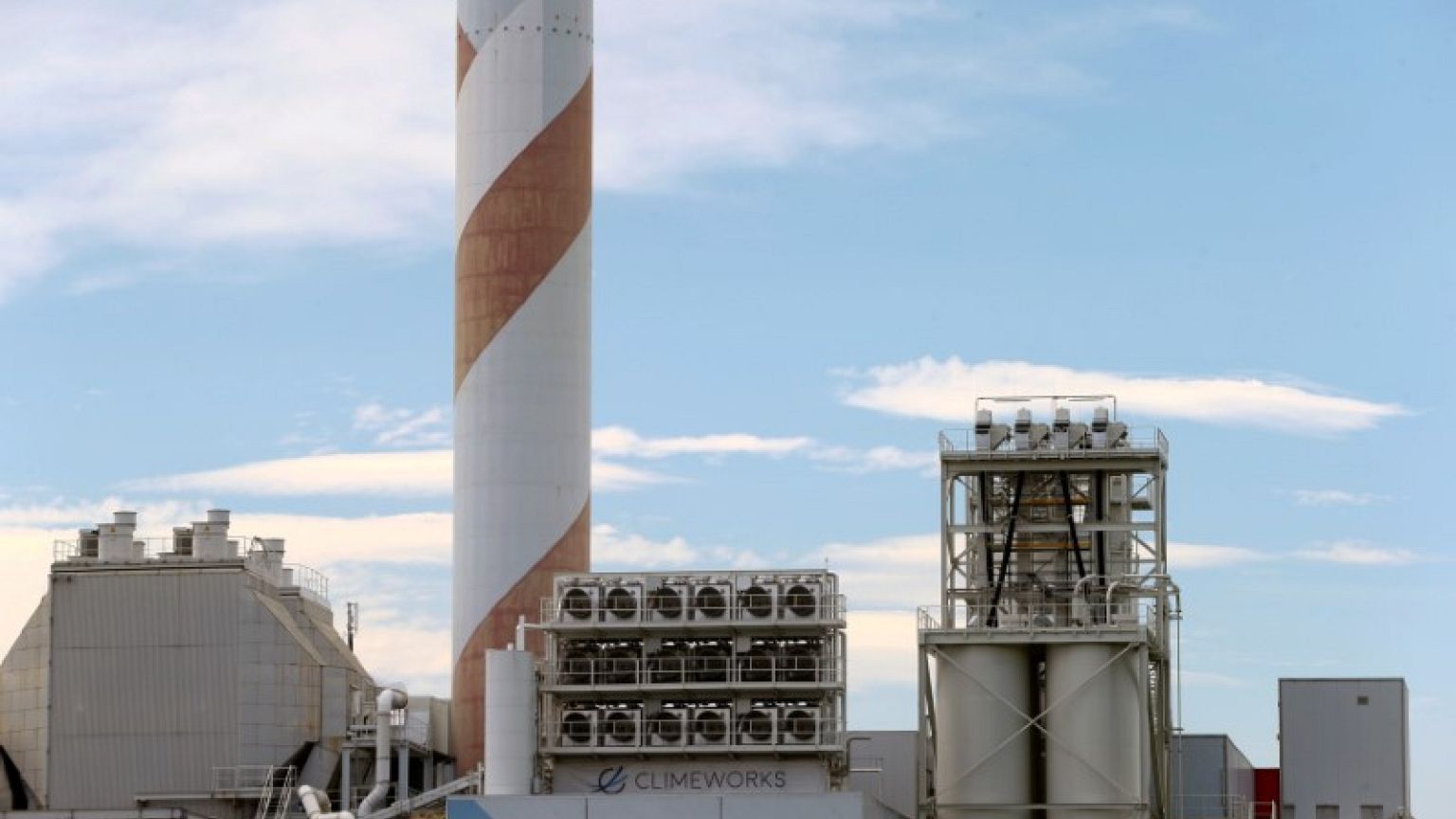 Sucking carbon from air, Swiss firm wins new funds for climate fix