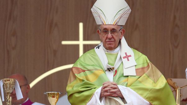 Defenders rally around pope, fear conservatives escalating war Defenders rally around pope, fear conservatives escalating war