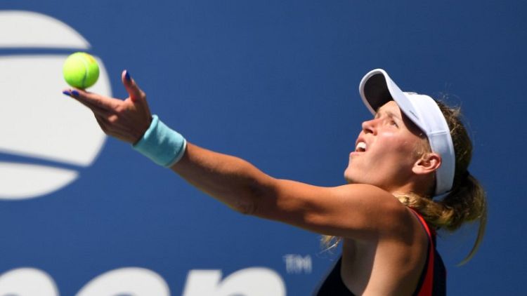 Wozniacki breezes past sloppy Stosur at U.S. Open