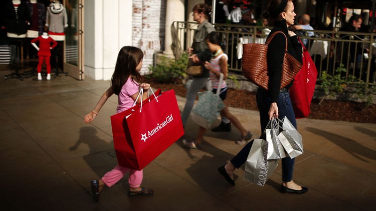 ثقة المستهلكين بأمريكا ترتفع في أغسطس لأعلى مستوى في نحو 18 عاما