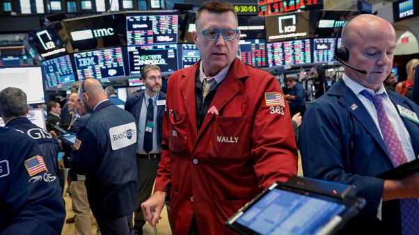 ستاندرد آند بورز 500 وناسداك يصعدان إلى مستوى قياسي لليوم الثالث ستاندرد آند بورز 500 وناسداك يصعدان إلى مستوى قياسي لليوم الثالث