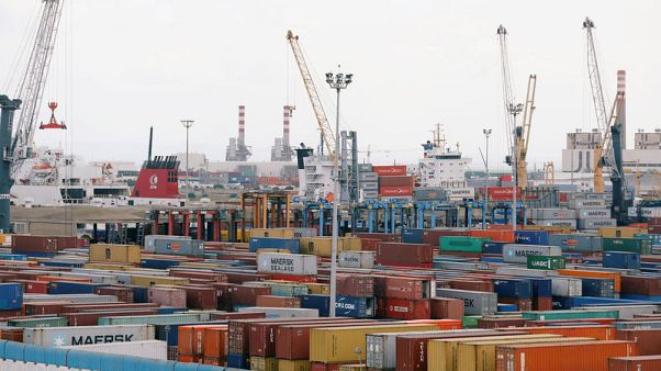 وزير: تونس تتوقع نمو الاقتصاد 3.5% في 2019 وزير: تونس تتوقع نمو الاقتصاد 3.5% في 2019