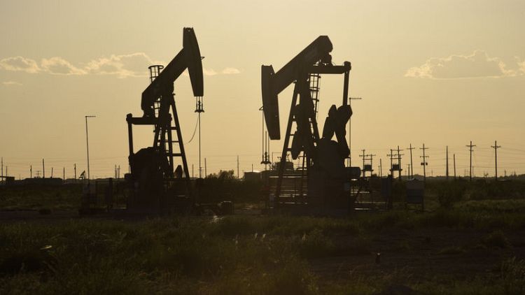أسعار النفط ترتفع بفعل هبوط في المخزونات الأمريكية وتراجع صادرات إيران