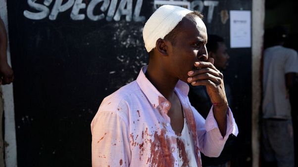 الشرطة: مقتل شخصين ونهب متاجر مملوكة لأجانب في بلدة بجنوب أفريقيا الشرطة: مقتل شخصين ونهب متاجر مملوكة لأجانب في بلدة بجنوب أفريقيا