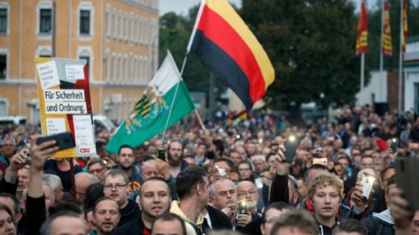 Merkel sous pression de l'extrême droite sur les migrants Merkel sous pression de l'extrême droite sur les migrants