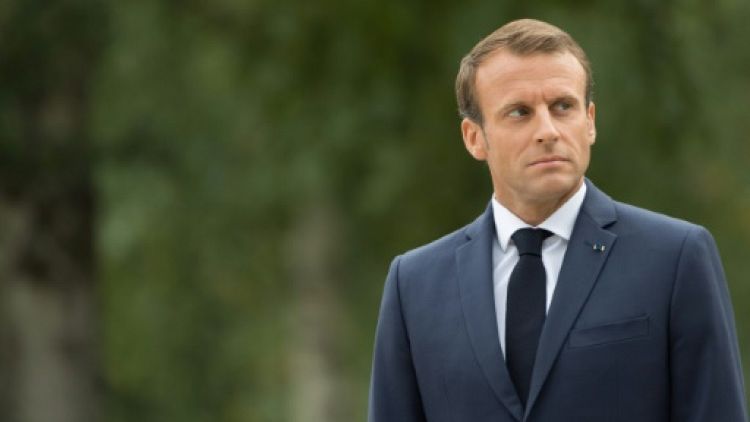 "Un pont s'effondre, c'est l'Europe" : Macron raille les "démagogues nationalistes" 