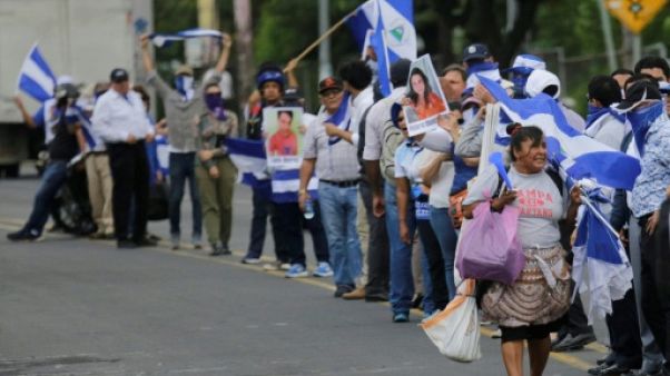 Nicaragua: une chaîne humaine pour demander la libération de "prisonniers politiques" Nicaragua: une chaîne humaine pour demander la libération de "prisonniers politiques"