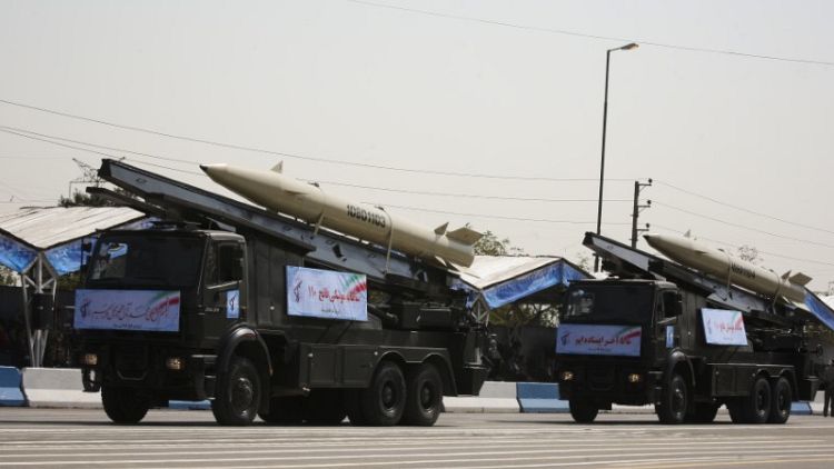 حصري- مصادر: إيران تنقل صواريخ للعراق تحذيرا لأعدائها