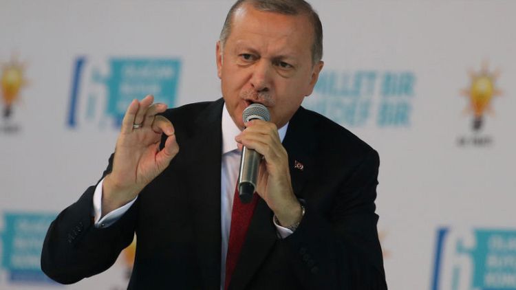 أردوغان: الليرة مستهدفة والتقلبات ستزول