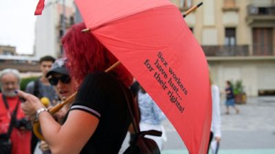 Espagne : les "travailleuses du sexe" défendent leur syndicat menacé par le gouvernement