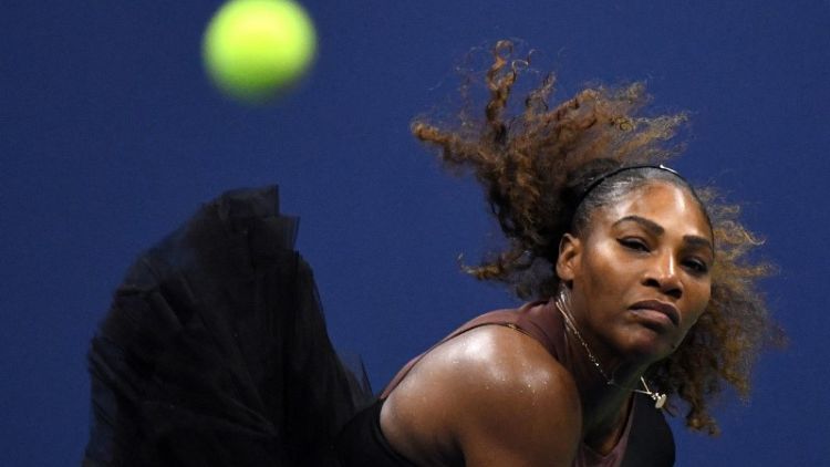 Serena crushes Venus in flat family U.S. Open showdown