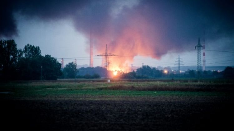 Allemagne: huit blessés dans l'incendie d'une raffinerie