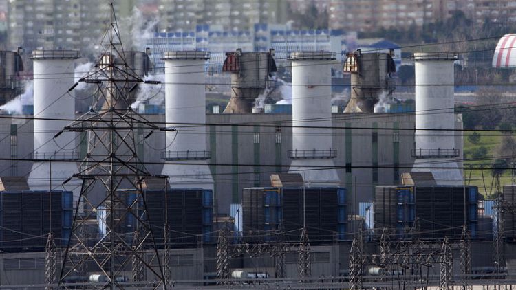 تركيا ترفع أسعار الكهرباء والغاز بما يصل إلى 14% مع تفاقم أزمة الليرة