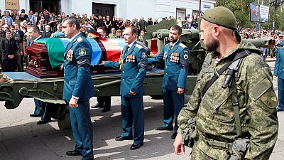 حشود المشيعين تصطف لوداع زعيم إقليم دونيتسك الانفصالي بشرق أوكرانيا