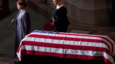 John McCain, "héros" de l'Amérique, de retour pour l'éternité à l'Académie navale John McCain, "héros" de l'Amérique, de retour pour l'éternité à l'Académie navale