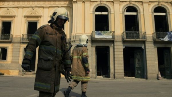 Les Brésiliens indignés après l'incendie du Musée national de Rio Les Brésiliens indignés après l'incendie du Musée national de Rio