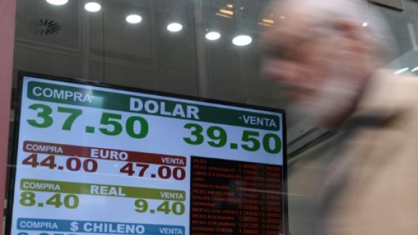 Face à la crise monétaire, l'Argentine annonce un plan d'austérité Face à la crise monétaire, l'Argentine annonce un plan d'austérité