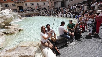 Tentano bagno in Fontana Trevi,fermati Tentano bagno in Fontana Trevi,fermati