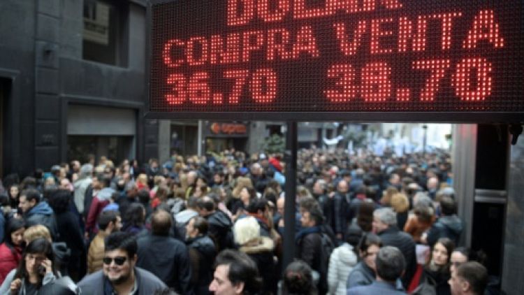 Face à la crise du peso, l'Argentine annonce un plan d'austérité