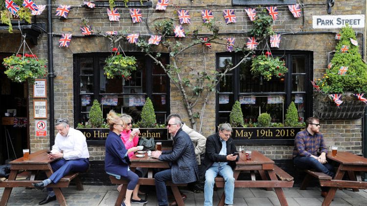 UK retailers report lacklustre sales as shoppers head to the pub
