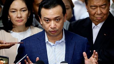 الرئيس الفلبيني يلغي عفوا عن أحد معارضيه ويأمر باعتقاله