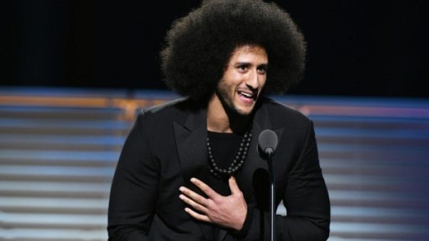 Avec le sportif controversé Colin Kaepernick, Nike joue la carte jeunes Avec le sportif controversé Colin Kaepernick, Nike joue la carte jeunes