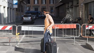 Sgomberati occupano stabile a Milano Sgomberati occupano stabile a Milano