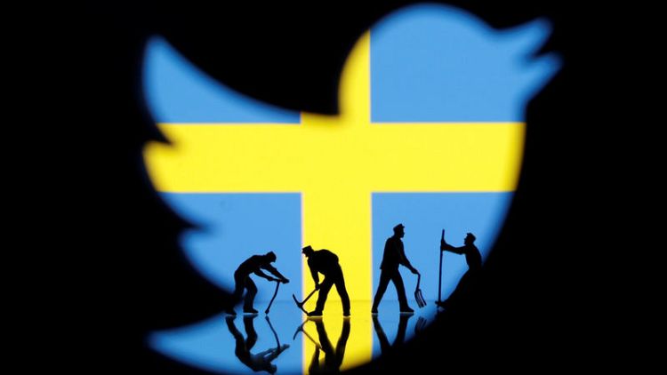 Exclusive - Right-wing sites swamp Sweden with 'junk news' in tight election race