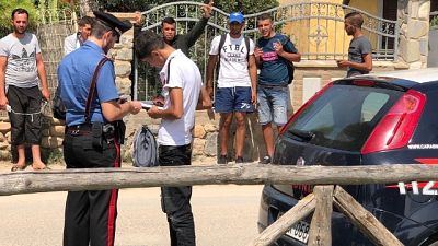 42 migranti sbarcano a gruppi nel Sulcis