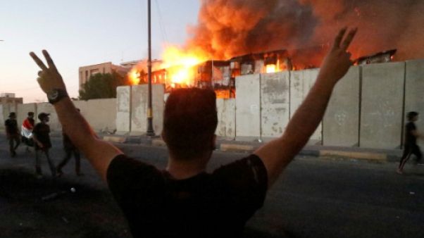 Crise sociale en Irak: un nouveau mort à Bassora, des obus sur la zone verte à Bagdad Crise sociale en Irak: un nouveau mort à Bassora, des obus sur la zone verte à Bagdad