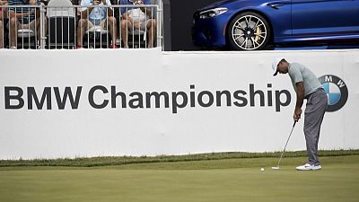 Woods cards 62 in first round of BMW Championship