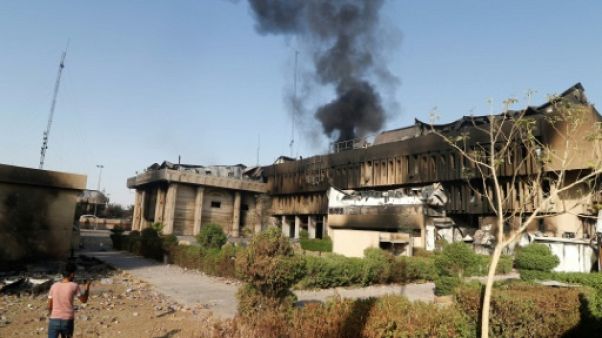 Irak: Bassora à feu et à sang, des manifestants brûlent le consulat d'Iran Irak: Bassora à feu et à sang, des manifestants brûlent le consulat d'Iran