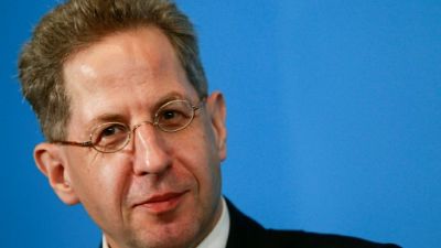 Merkel dans l'embarras, les "chasses" aux étrangers remises en cause Merkel dans l'embarras, les "chasses" aux étrangers remises en cause
