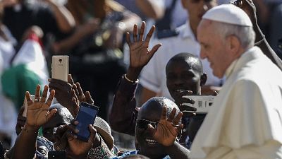 Papa: mondo fatica a vivere accoglienza Papa: mondo fatica a vivere accoglienza