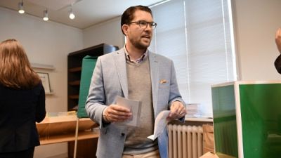 Suède: le Premier ministre tend la main à l'opposition face à l'extrême droite Suède: le Premier ministre tend la main à l'opposition face à l'extrême droite