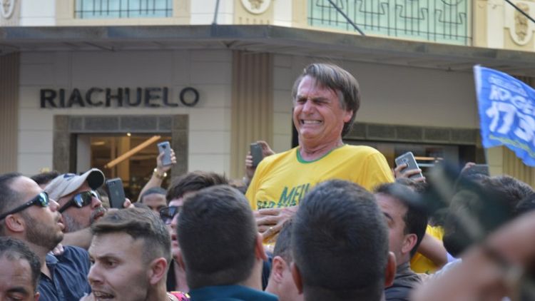مرشح اليمين المتطرف في انتخابات البرازيل يتحسن بعد طعنه
