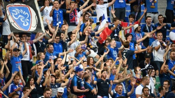 Equipe de France: Tifo, étoiles et "Benjamin Pavard" pour le retour des Bleus au stade de France Equipe de France: Tifo, étoiles et "Benjamin Pavard" pour le retour des Bleus au stade de France