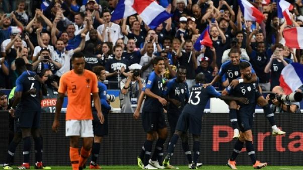 Les Bleus battent les Pays-Bas 2-1 pour leur premier match en France depuis le sacre mondial Les Bleus battent les Pays-Bas 2-1 pour leur premier match en France depuis le sacre mondial