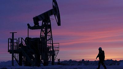 Oil prices climb as U.S. energy firms cut rigs, Iran sanctions loom Oil prices climb as U.S. energy firms cut rigs, Iran sanctions loom