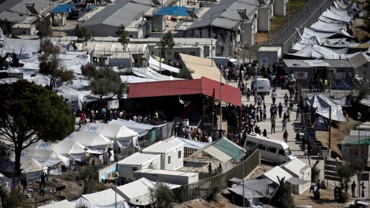 مخيم موريا اليوناني للاجئين معرض للإغلاق بسبب مخاوف صحية