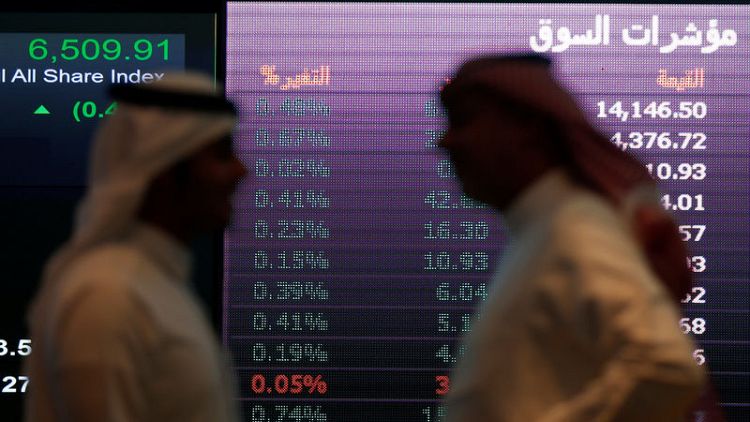 أسهم الخليج ترتفع رغم خسائر الأسواق الناشئة لكن السعودية تهبط