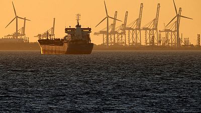 Oil rises as U.S. sanctions on Iran squeeze supply Oil rises as U.S. sanctions on Iran squeeze supply
