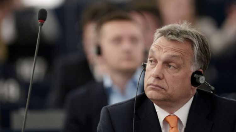 Orban rejette tout "chantage" devant le Parlement européen