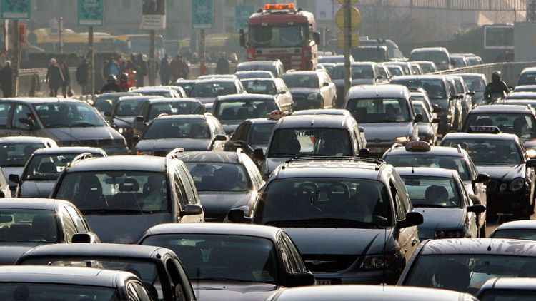 EU carmakers' lobby calls proposed 45 percent CO2 cut target 'unrealistic'